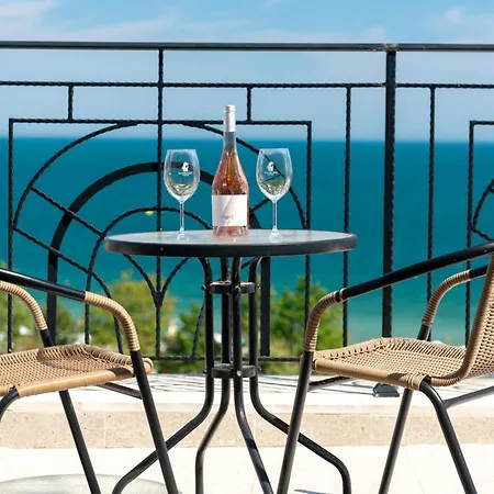 Festa Via Pontica 4*