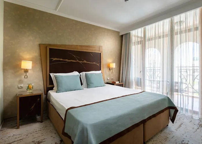 Festa Via Pontica 4*