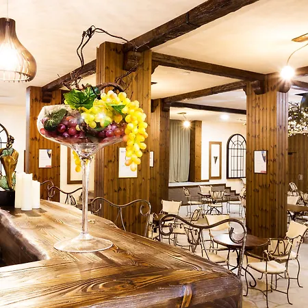 Festa Via Pontica 4*