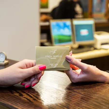 Festa Via Pontica 4* פומורי