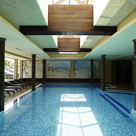 Festa Via Pontica מלון 4*