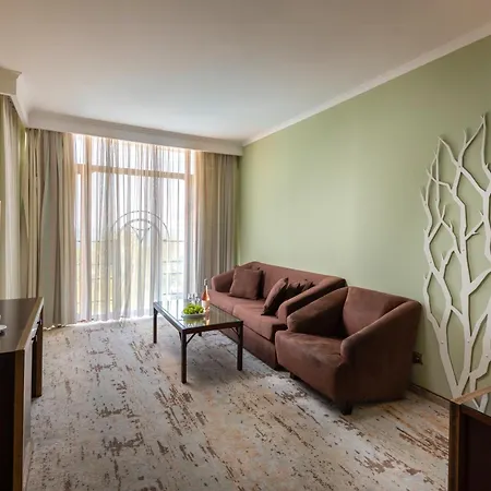 Festa Via Pontica מלון 4*