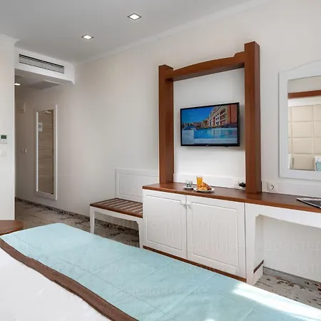 Hotel Festa Via Pontica