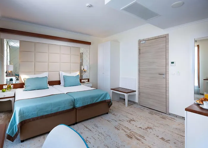 Festa Via Pontica Hotel