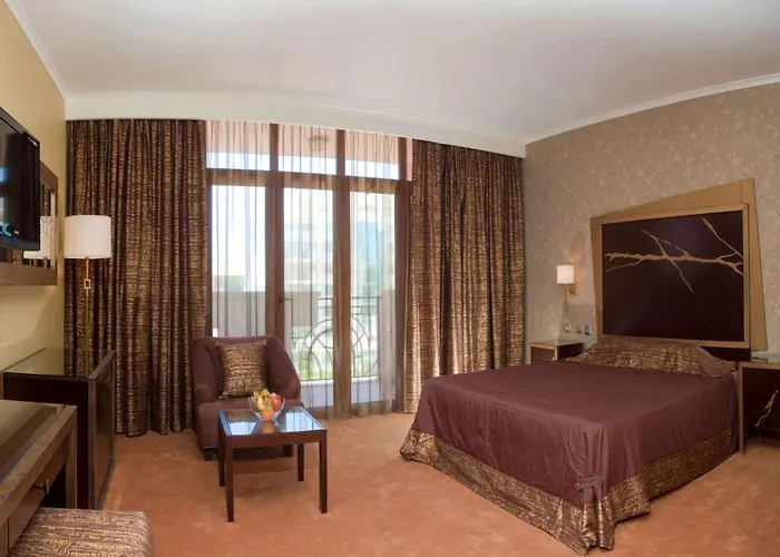 Hotel Festa Via Pontica 4*